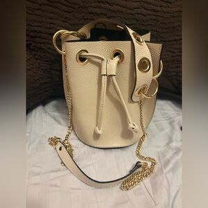 Vera Pelle Italy White/Cream Crossbody Bucket Bag w/ Chainlink Detachable Strap